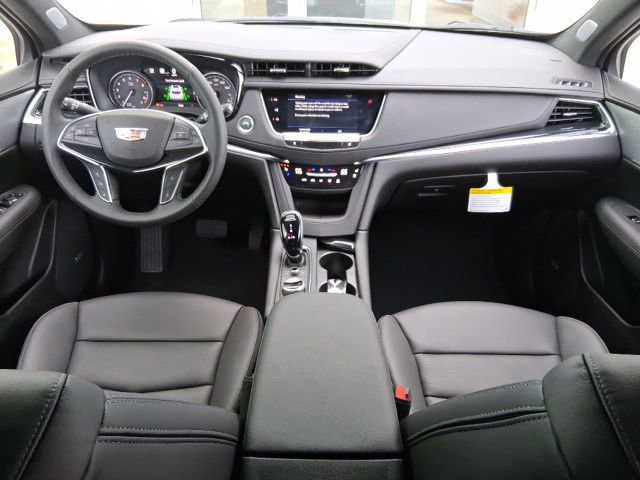New 2026 Cadillac XT5 Premium Luxury w/ LPO, ONYX Package image 9