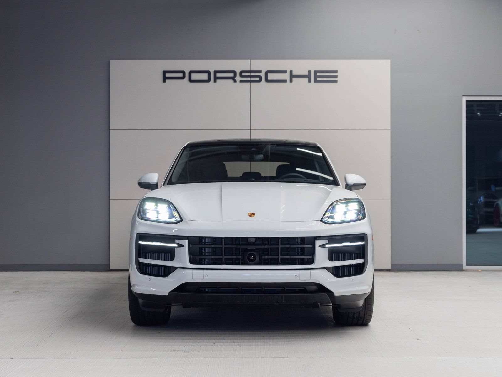 Certified 2026 Porsche Cayenne Coupe AWD/4WD image 10