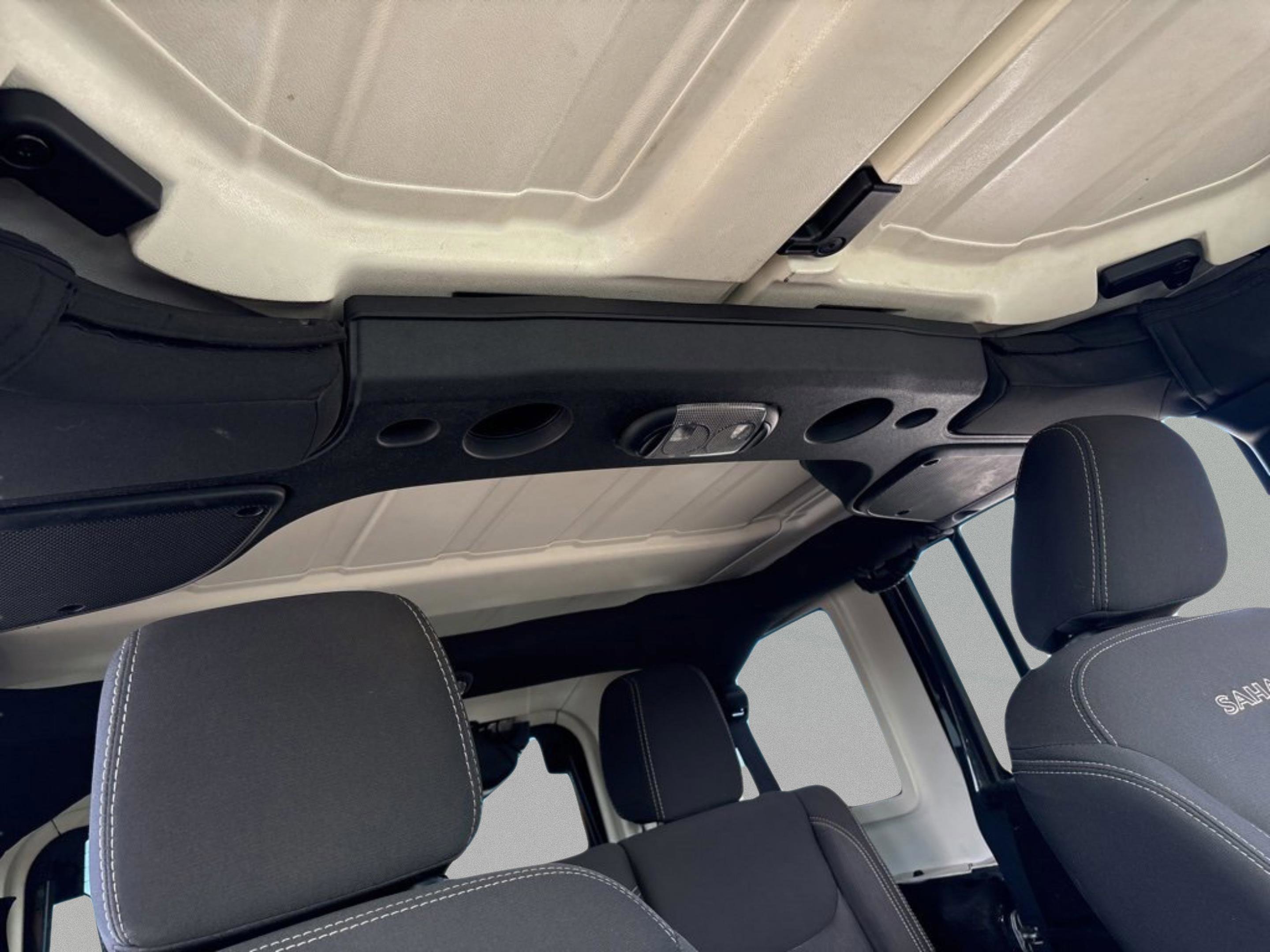 Used 2017 Jeep Wrangler Unlimited Sahara w/ Connectivity Group image 34