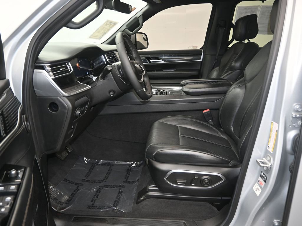 Used 2022 Jeep Wagoneer Series III w/ Premium Group I image 14