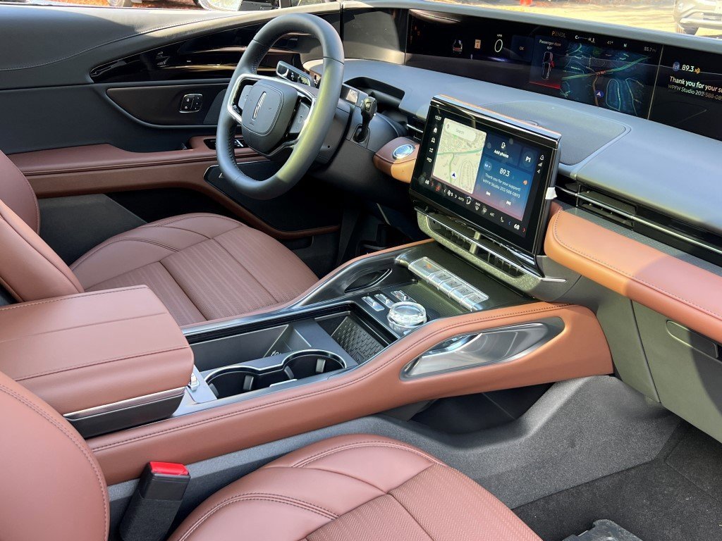 New 2026 Lincoln Nautilus Reserve w/ Jet Appearance Package image 9