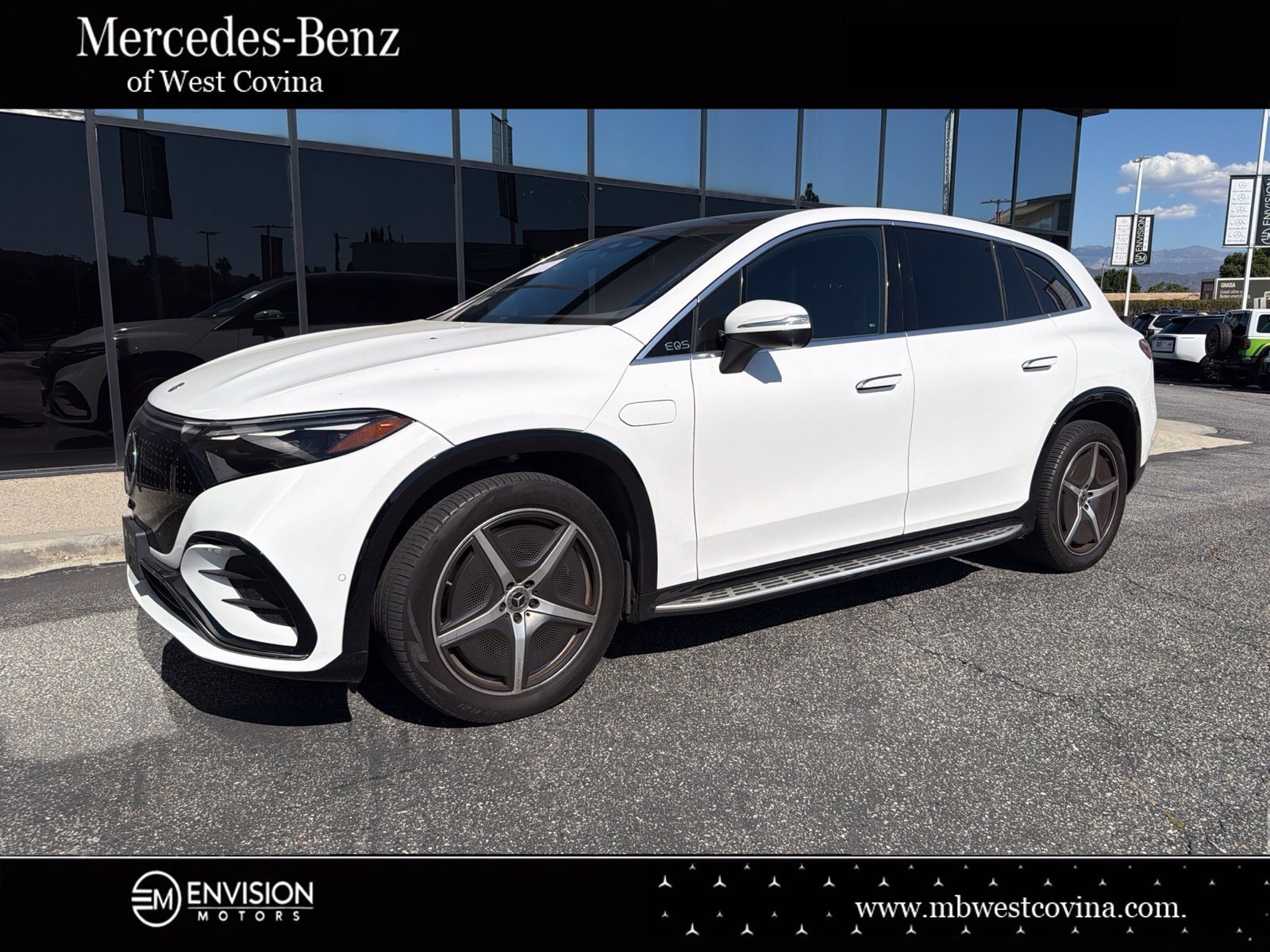 Used 2023 Mercedes-Benz EQS 580 4MATIC SUV image 1