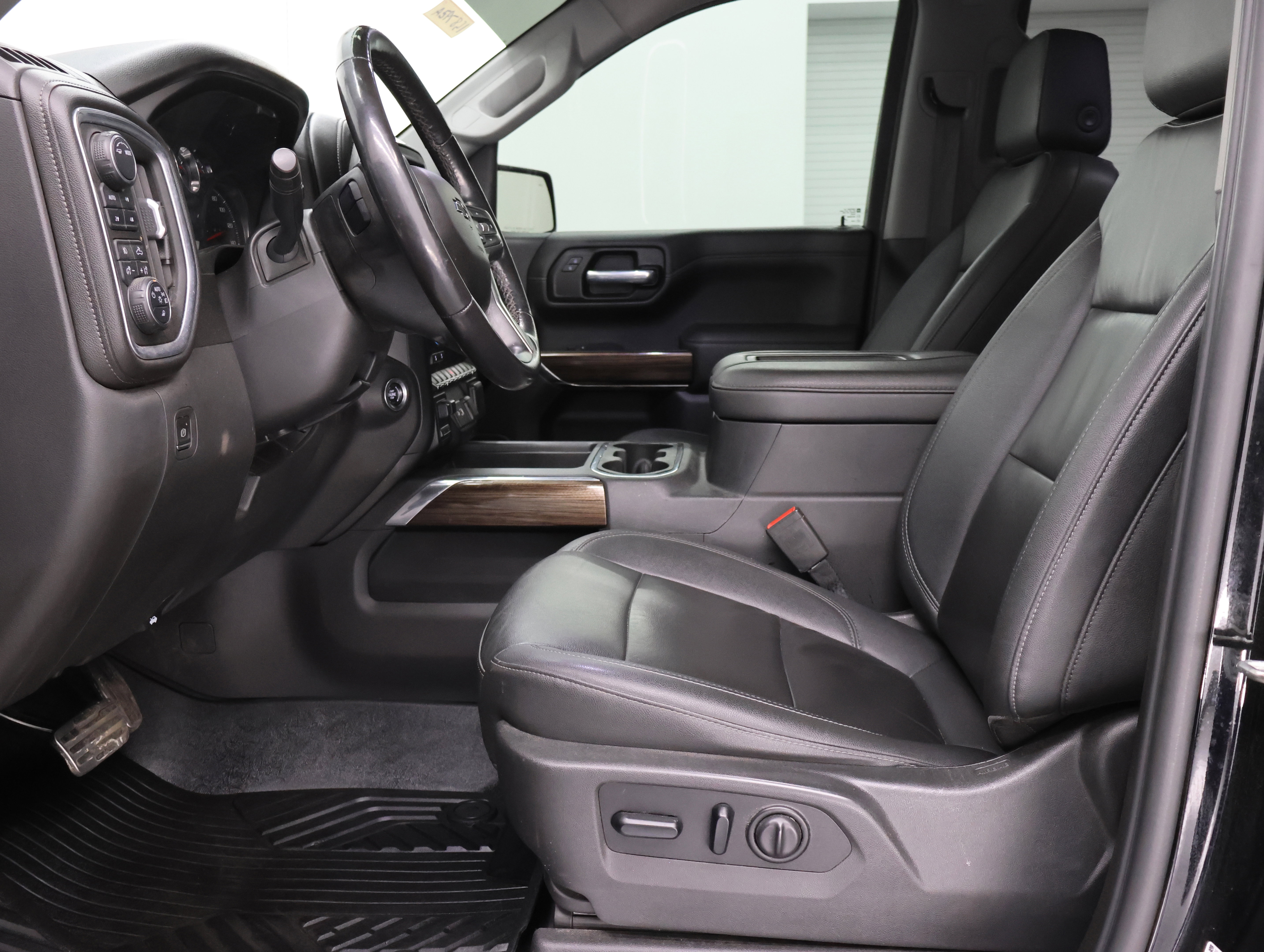 Used 2021 Chevrolet Silverado 1500 LT Trail Boss w/ Convenience Package II image 9