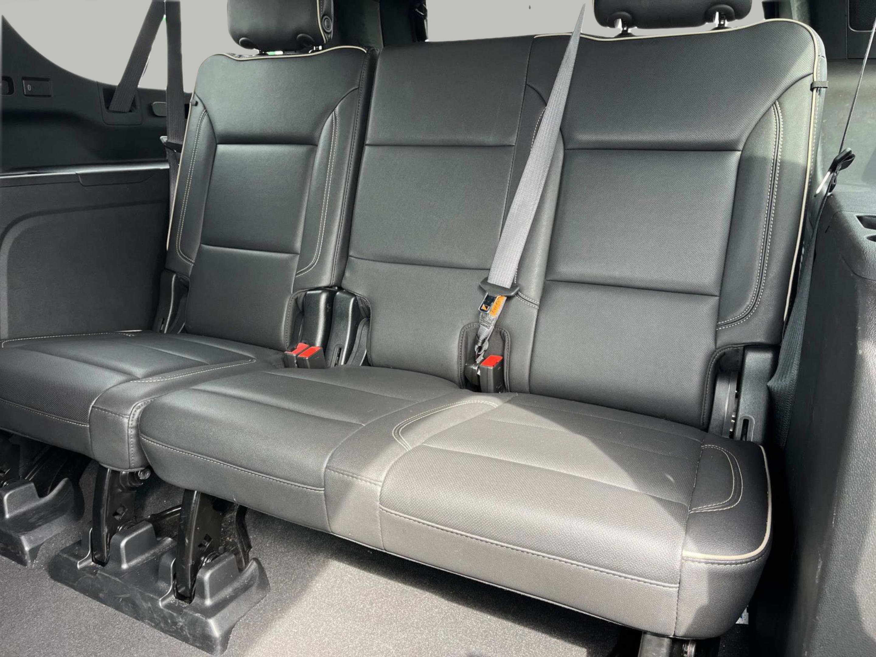 Used 2023 Chevrolet Suburban Premier AWD/4WD image 22