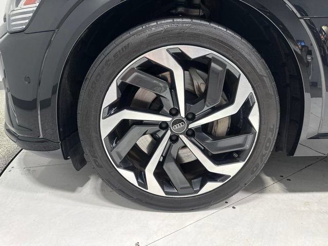 Used 2024 Audi Q8 e-tron Premium Plus w/ Premium Plus Package AWD/4WD image 9