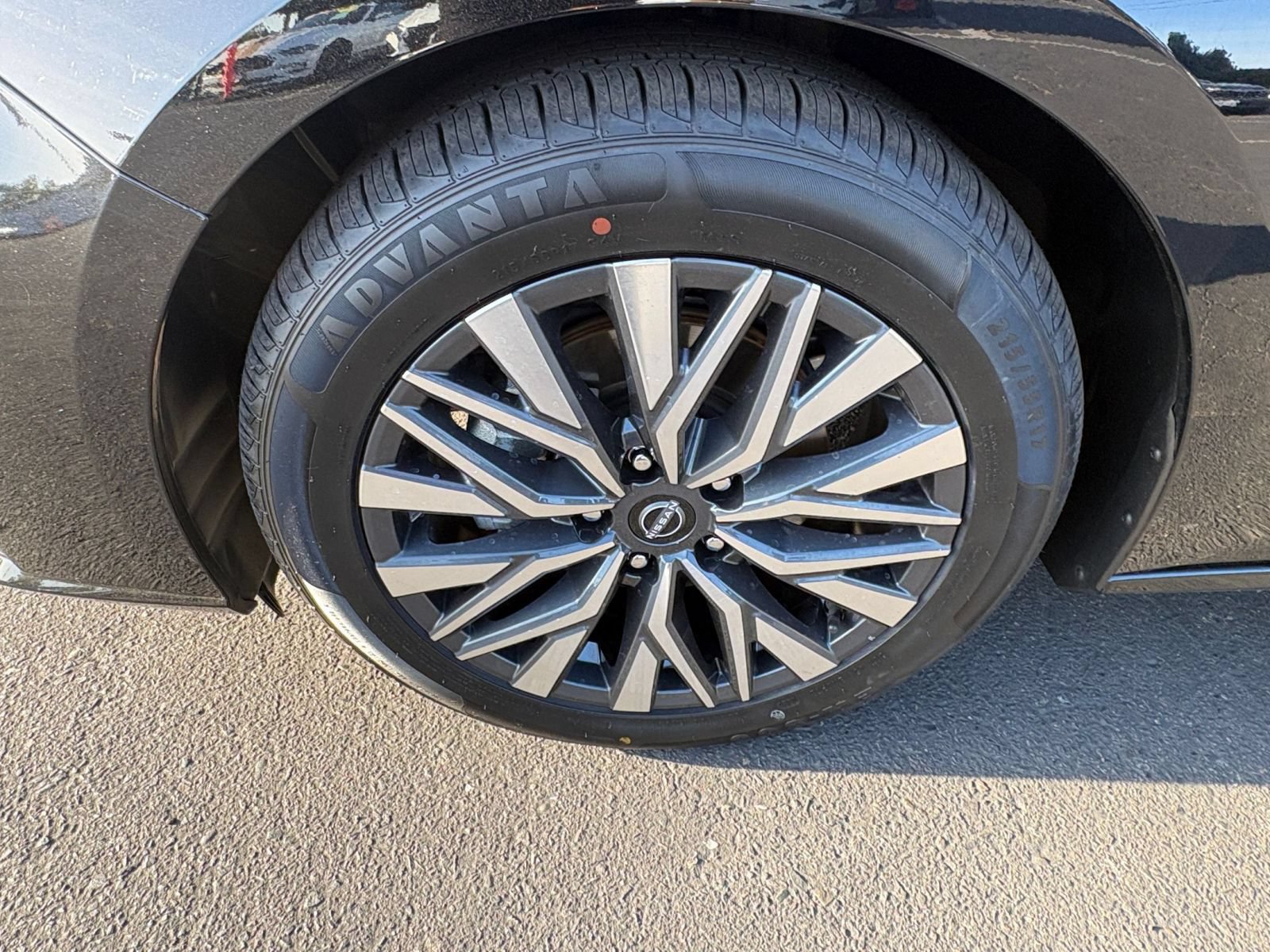 Used 2025 Nissan Altima 2.5 SV FWD image 30