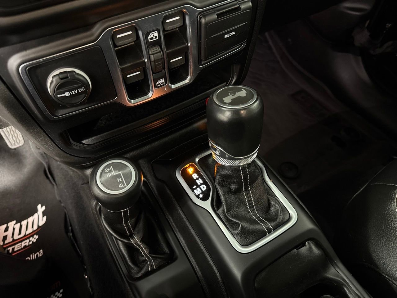 Used 2022 Jeep Wrangler Unlimited Sahara w/ Dual Top Group image 21