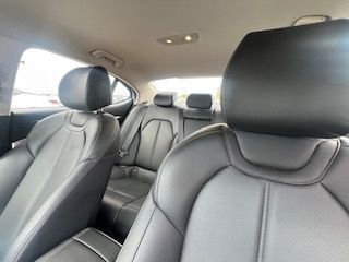 Used 2025 Genesis G70 2.5T image 12