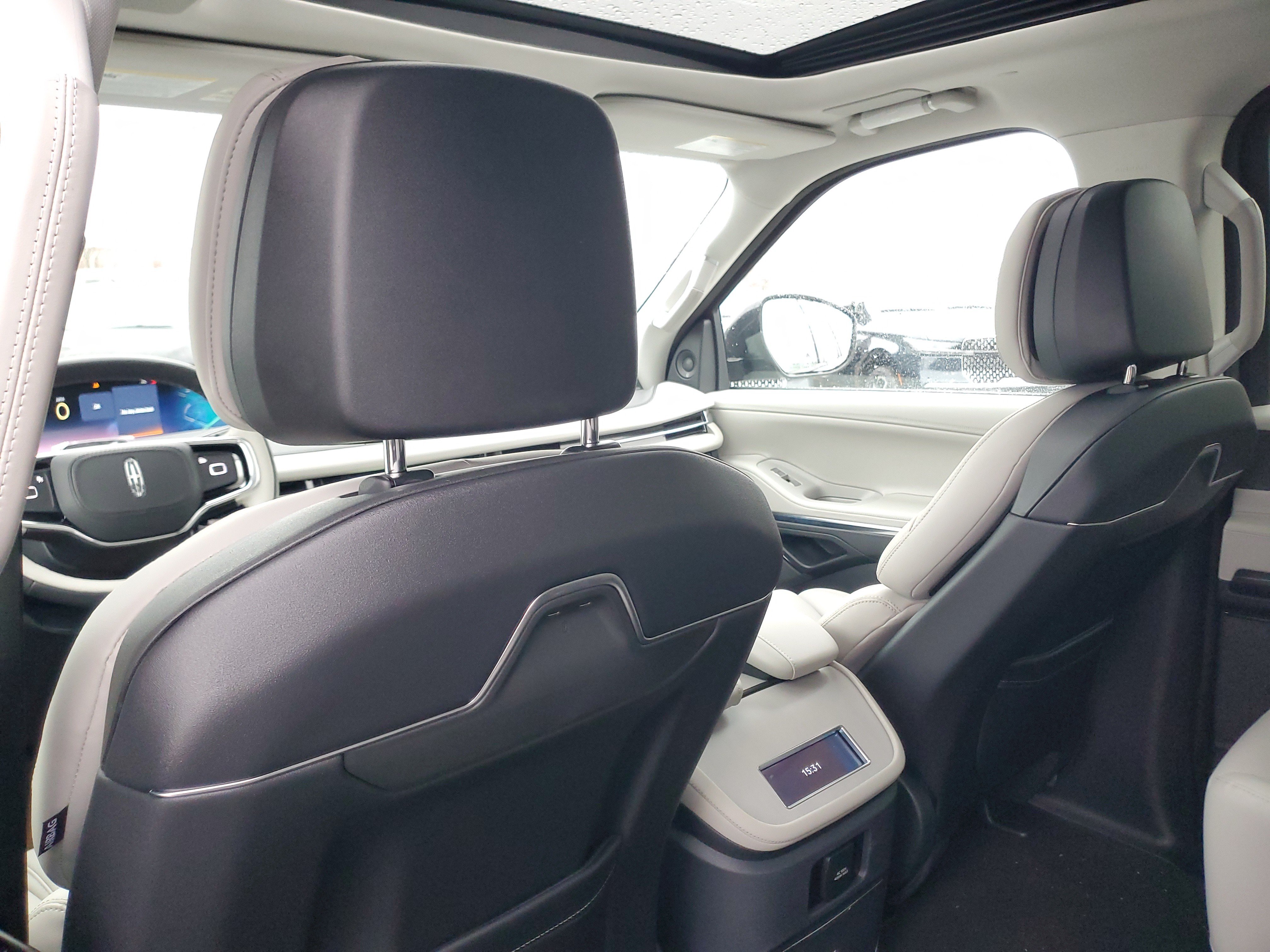 New 2026 Lincoln Navigator Reserve w/ Jet Appearance Package AWD/4WD image 28