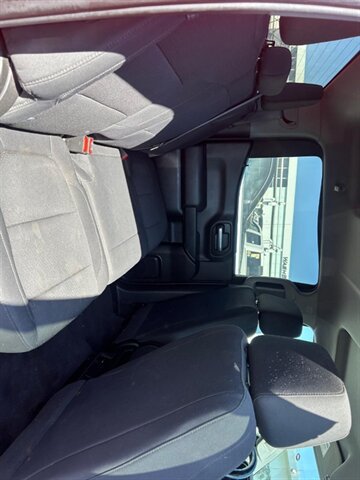 Used 2020 Chevrolet Silverado 1500 Custom w/ Custom Value Package AWD/4WD image 23