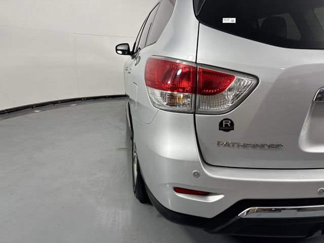 Used 2013 Nissan Pathfinder Platinum image 30