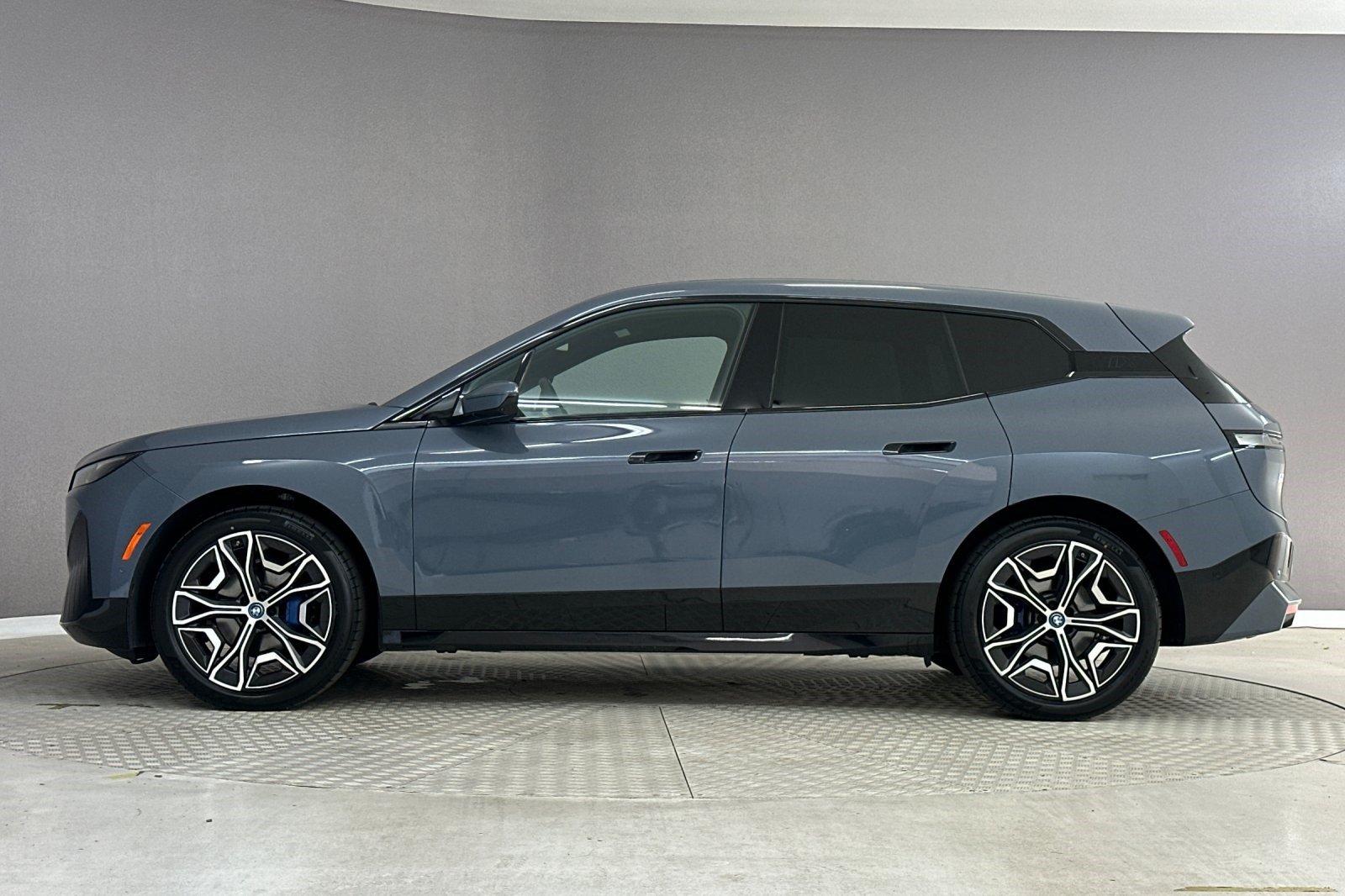 Certified 2024 BMW iX xDrive50 w/ Sport Package AWD/4WD image 2