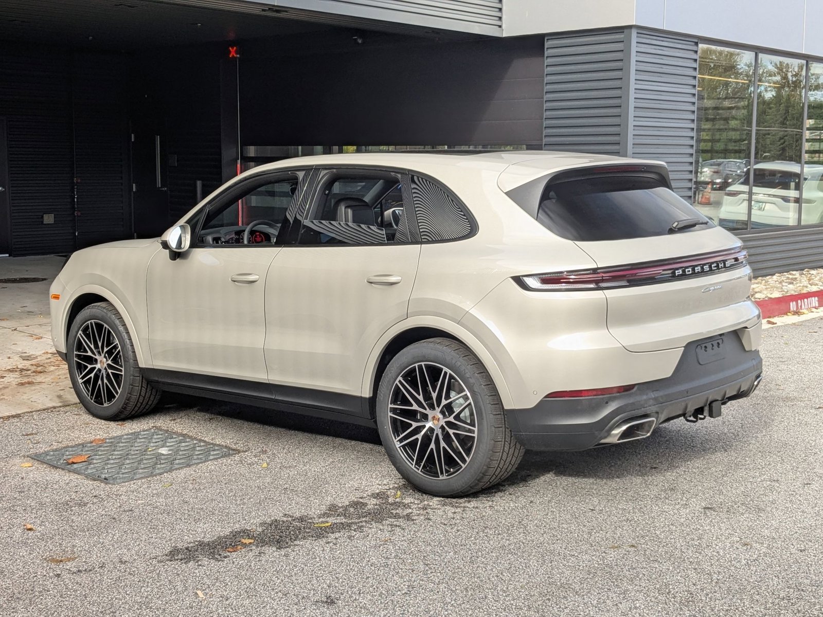 Certified 2026 Porsche Cayenne AWD/4WD image 3