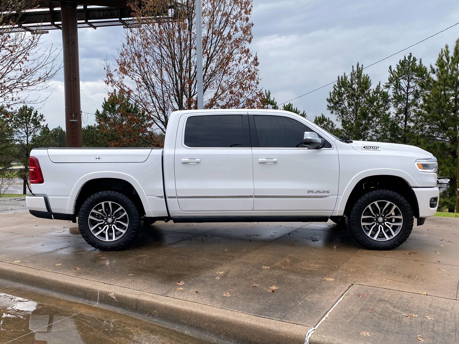 Used 2025 RAM 1500 Limited w/ Body Color Bumper Group image 7