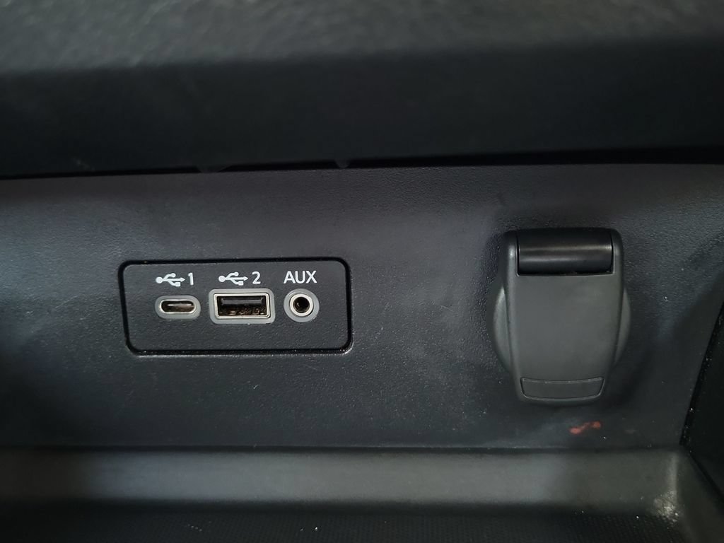 Used 2024 Nissan Altima 2.5 SV FWD image 18