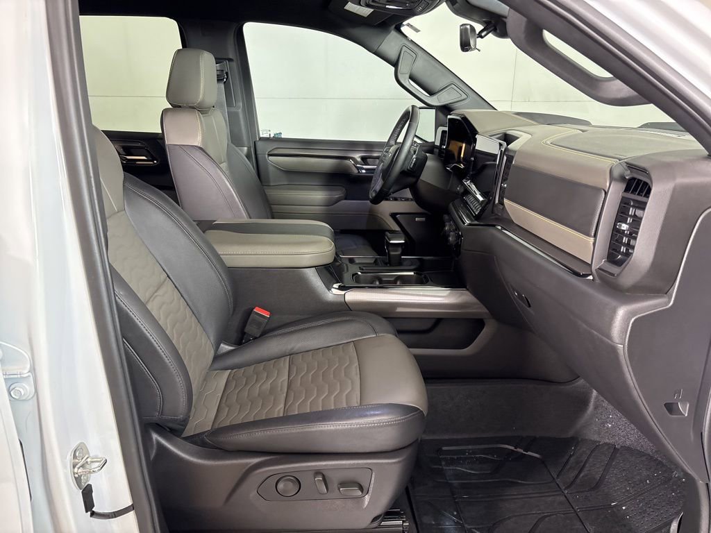 Used 2024 Chevrolet Silverado 1500 ZR2 w/ Technology Package image 25