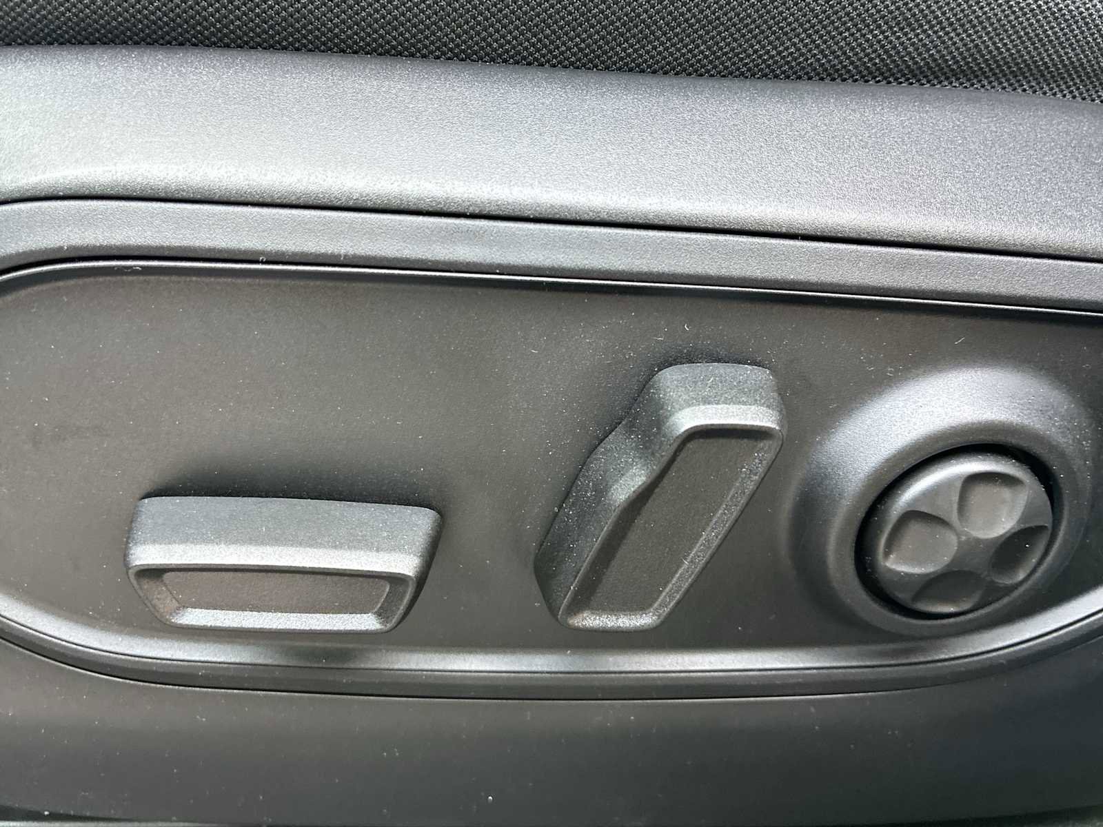 New 2026 Jeep Grand Cherokee L Laredo image 14