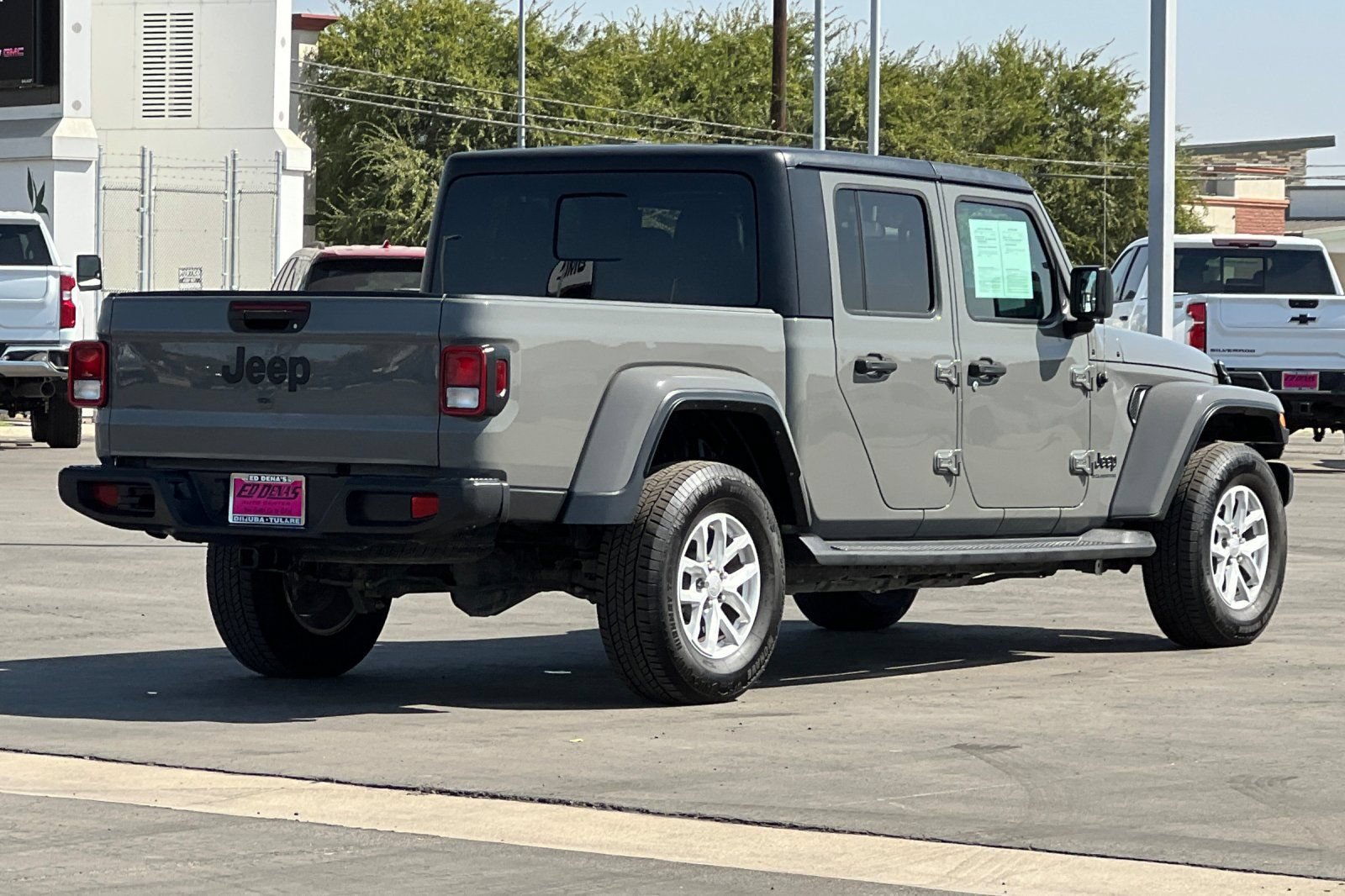 Used 2023 Jeep Gladiator Sport AWD/4WD image 4