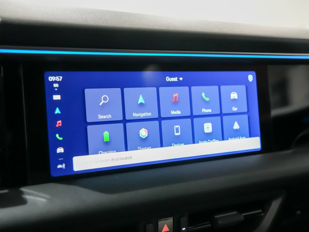 Certified 2025 Porsche Macan Electric RWD image 30