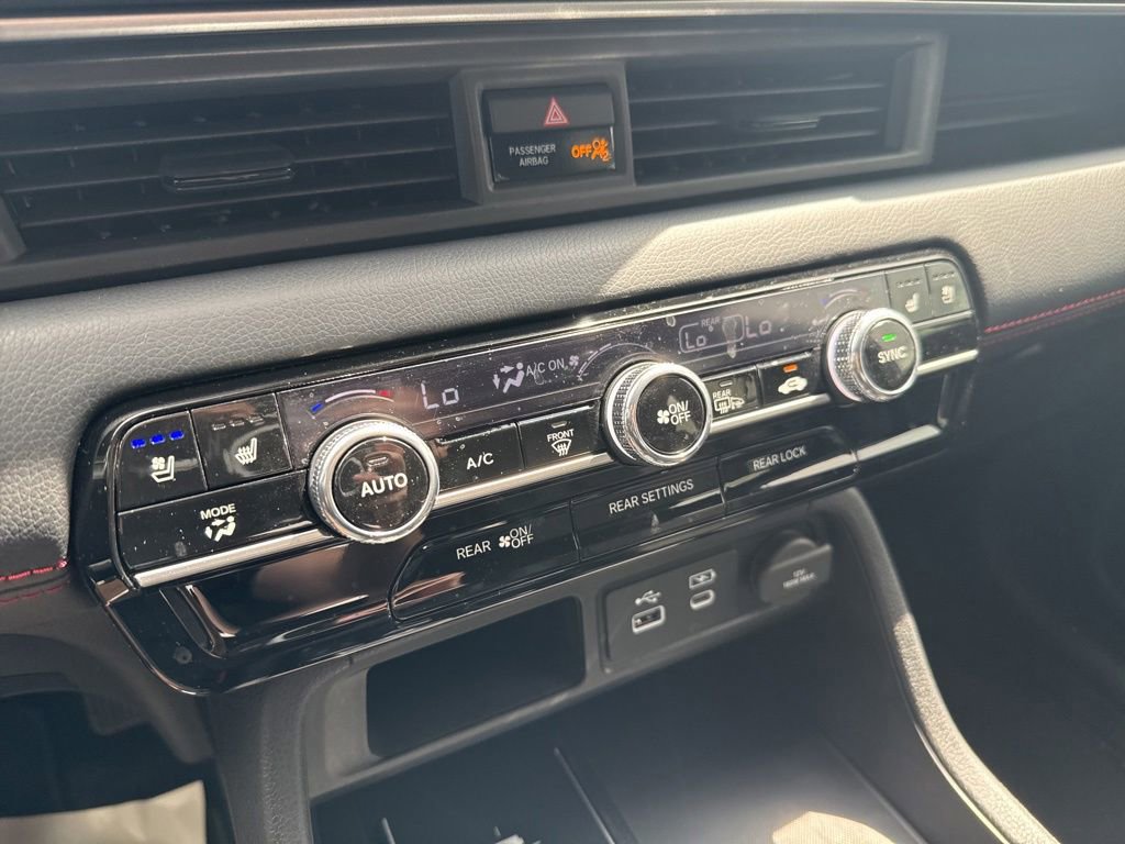 Certified 2025 Honda Pilot Black Edition image 25