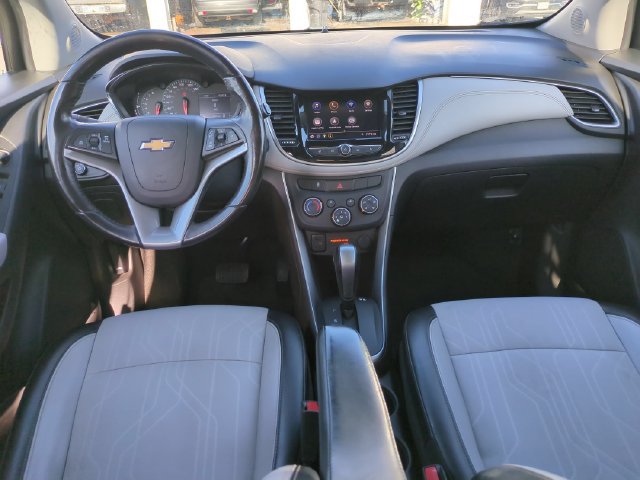 Used 2022 Chevrolet Trax LT w/ LT Convenience Package AWD/4WD image 15