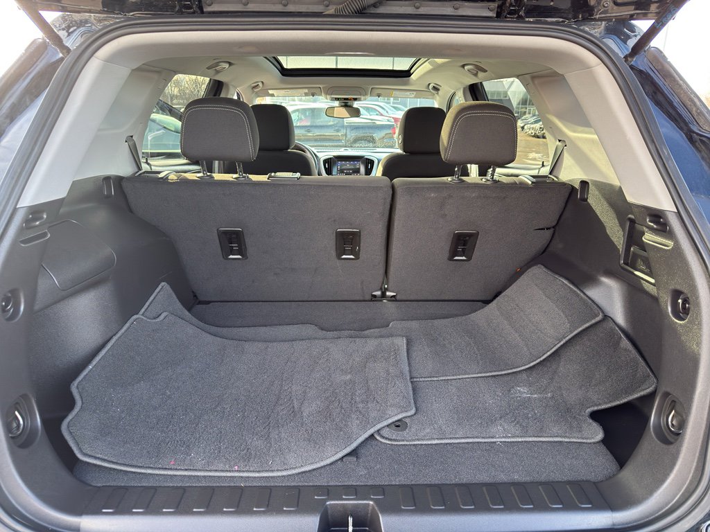 Used 2023 GMC Terrain SLE w/ Driver Convenience Package image 36