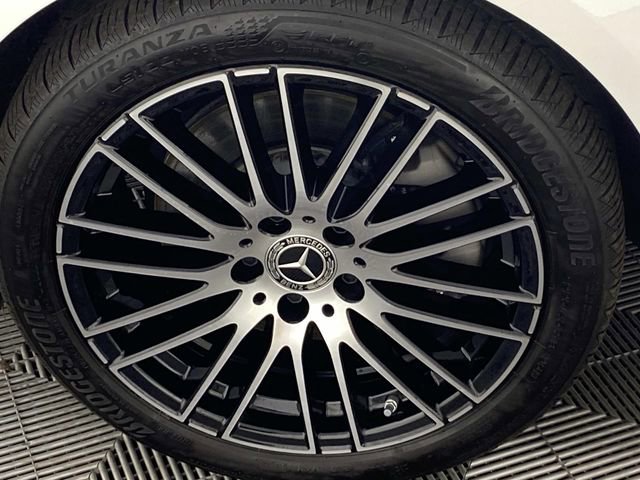 Used 2025 Mercedes-Benz C 300 4MATIC Sedan image 27
