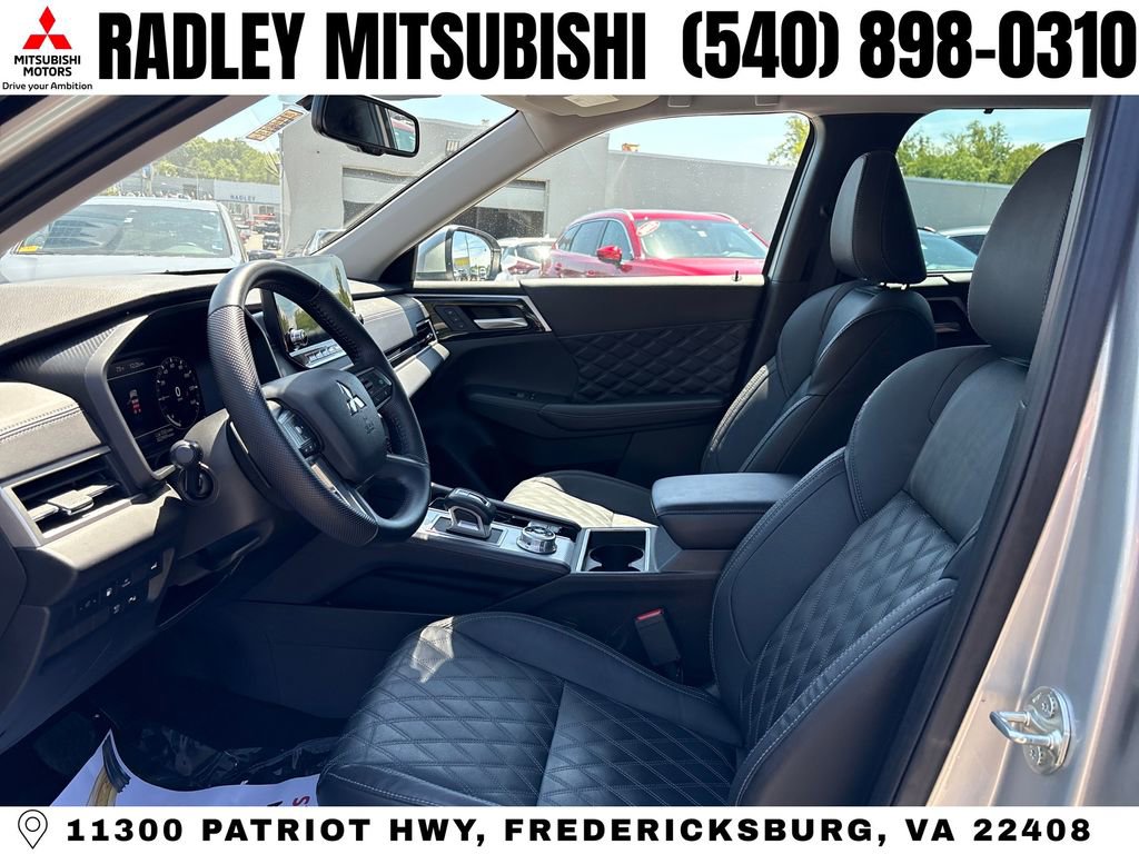 Used 2023 Mitsubishi Outlander SEL AWD/4WD image 3