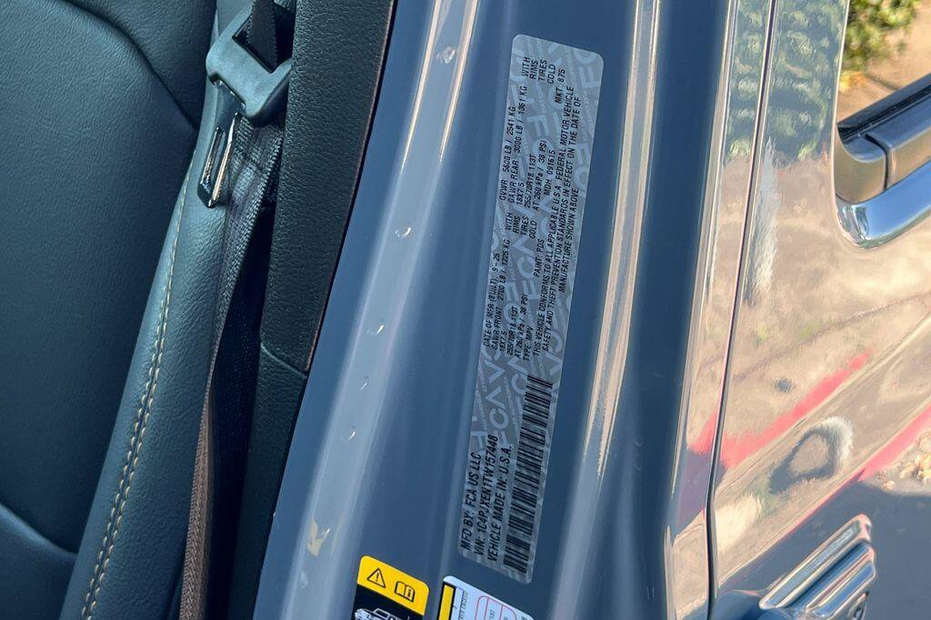 New 2026 Jeep Wrangler Unlimited Sahara AWD/4WD image 28