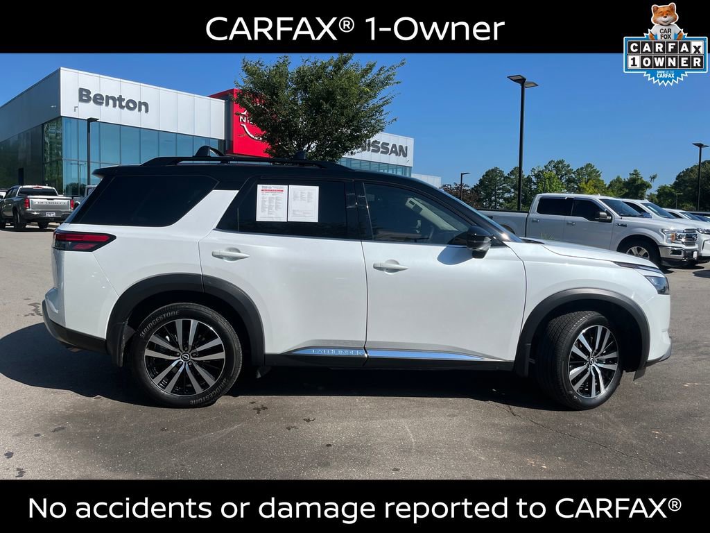 Used 2025 Nissan Pathfinder Platinum FWD image 3