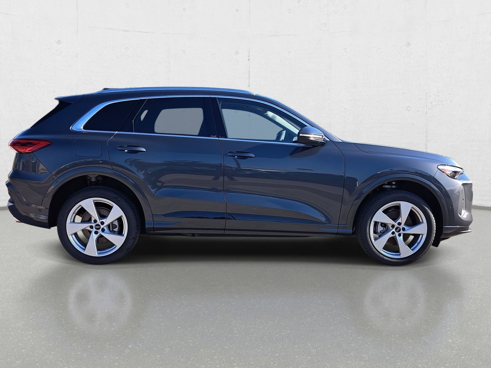 New 2025 Audi Q5 Premium Plus AWD/4WD image 4