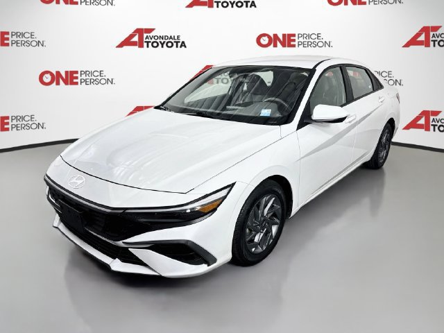 Used 2024 Hyundai Elantra SEL FWD image 3