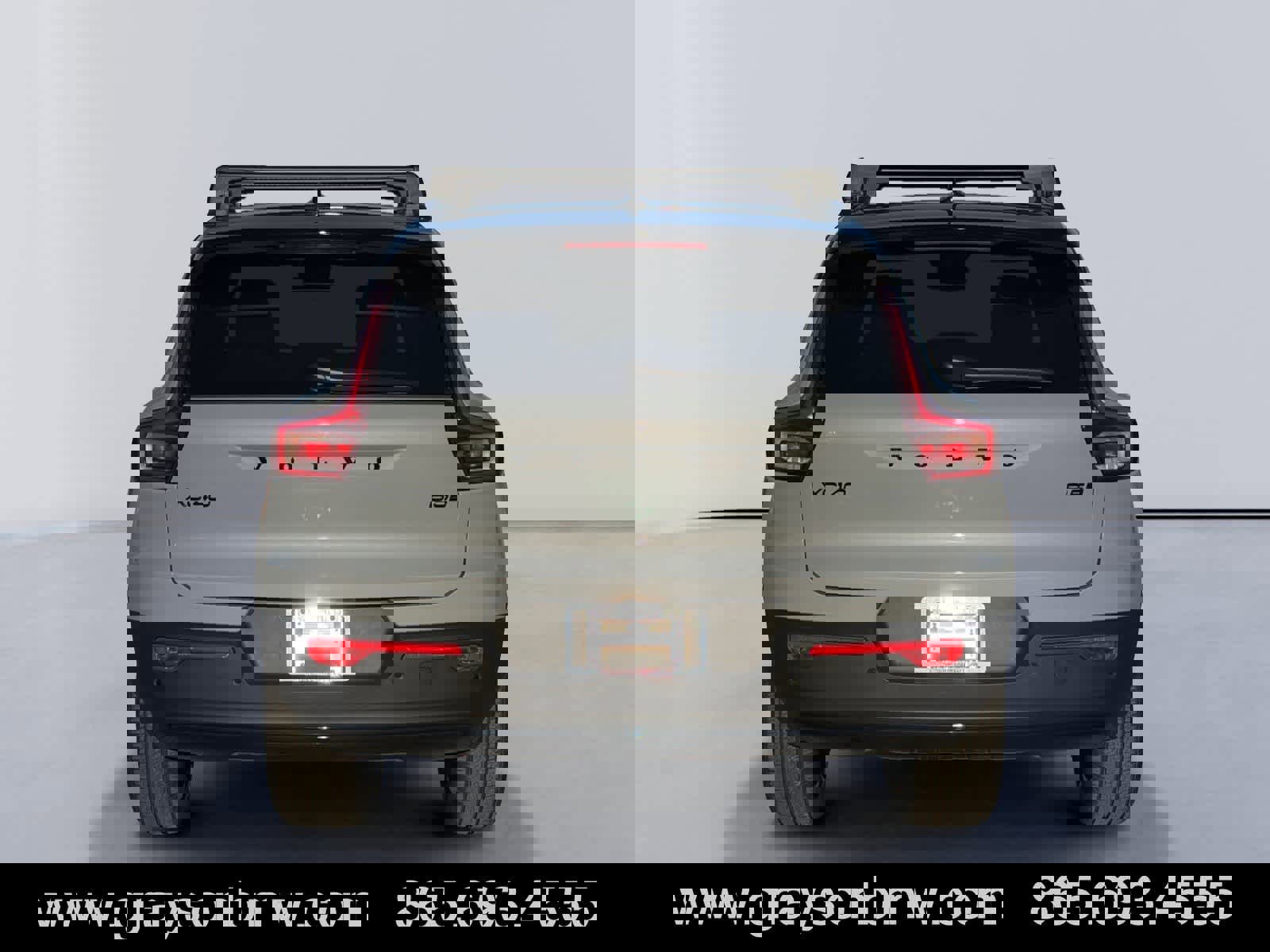 Used 2026 Volvo XC40 B5 Ultra w/ Protection Package Premier image 4