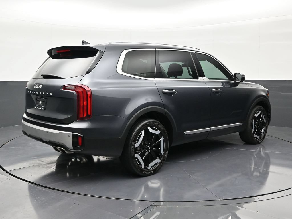 Used 2024 Kia Telluride S FWD image 5