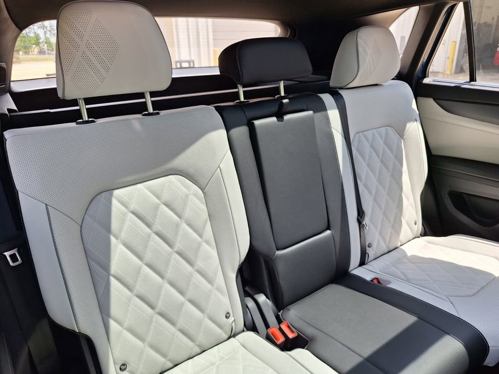 New 2025 Volkswagen Atlas Cross Sport SEL Premium R-Line image 29