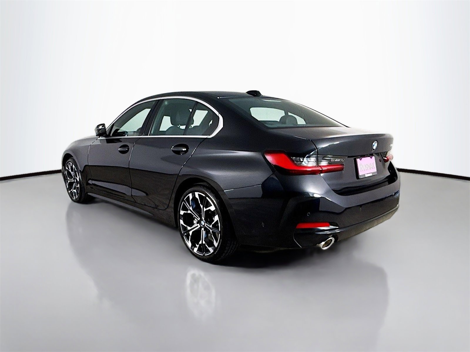 Used 2025 BMW 330i Sedan w/ Convenience Package image 5