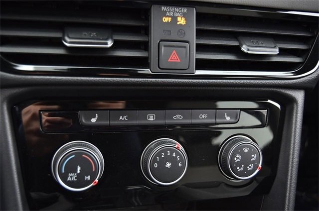 Certified 2023 Volkswagen Taos SE image 14