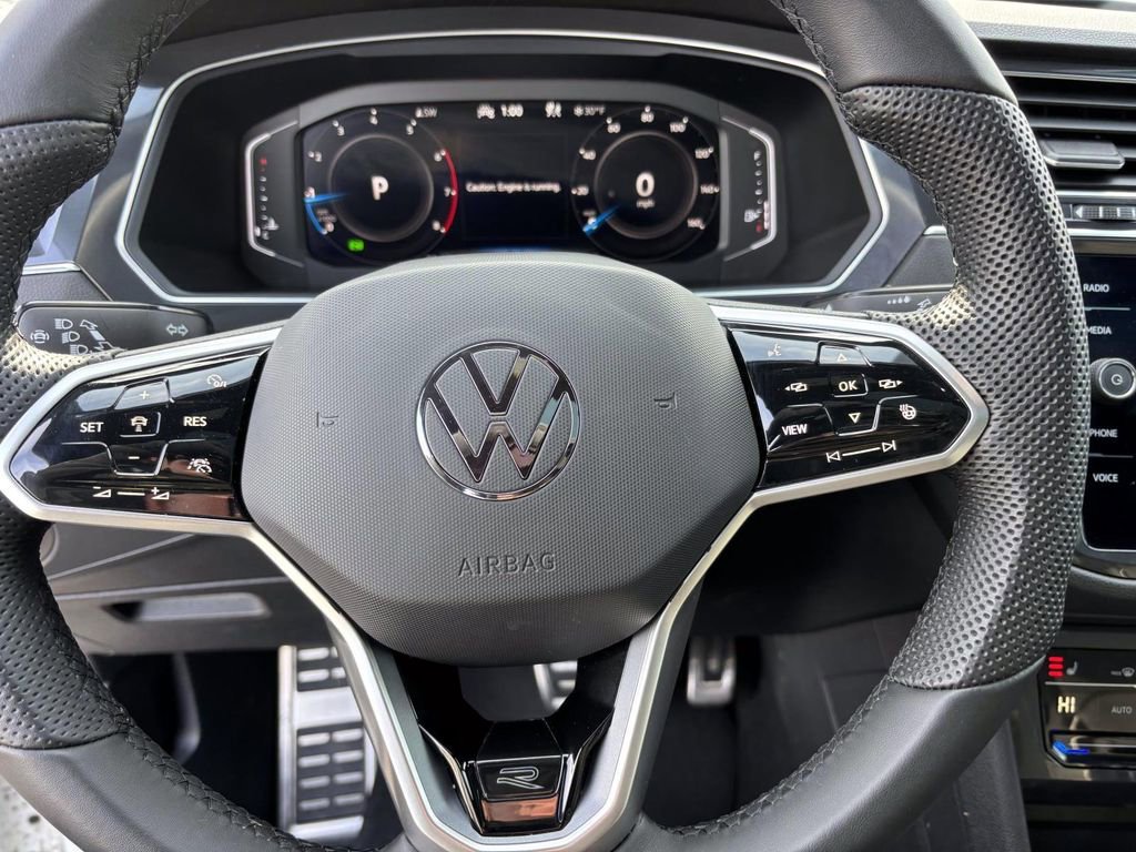 Used 2022 Volkswagen Tiguan SEL R-Line image 16