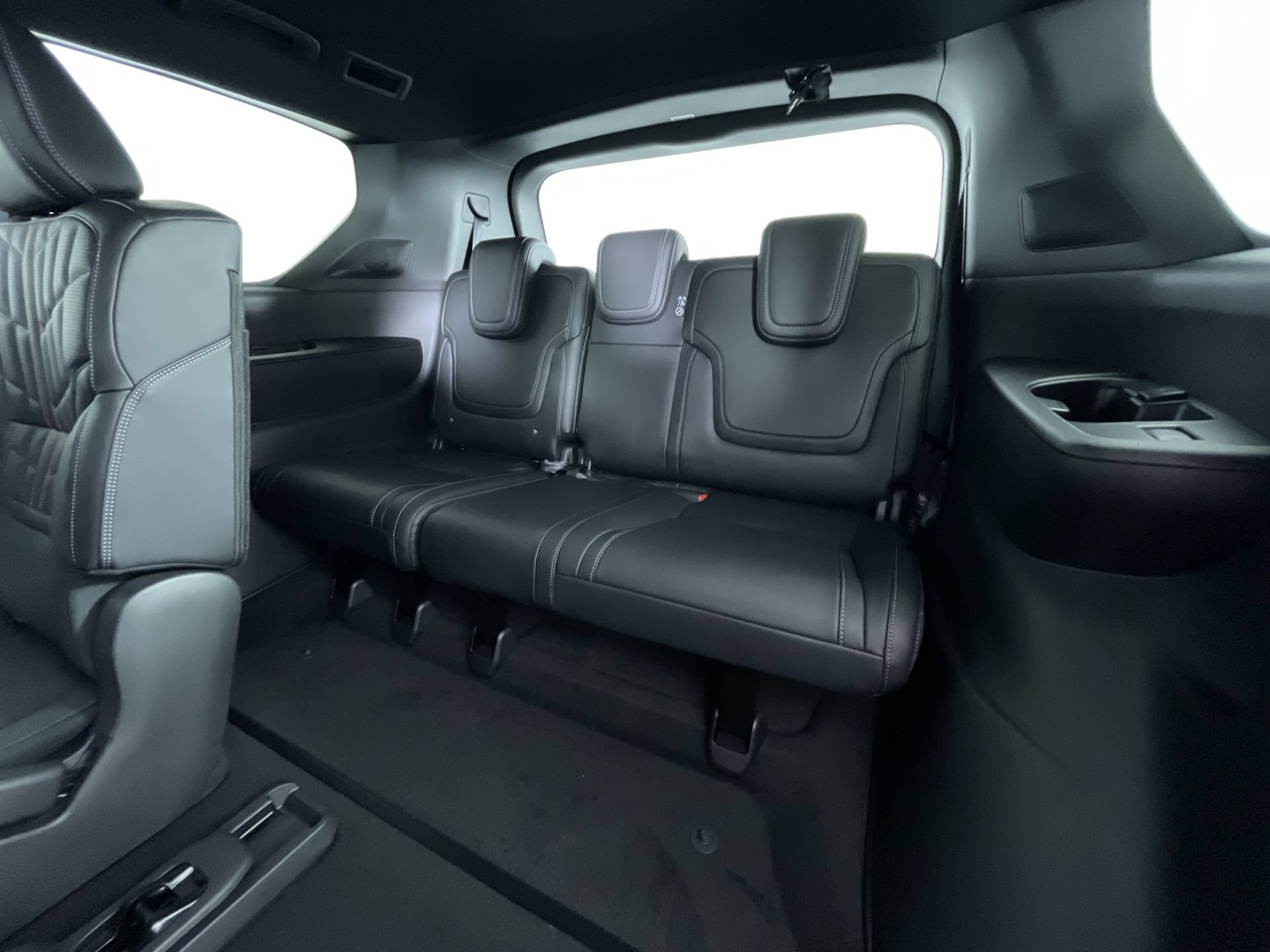 New 2026 Nissan Armada PRO-4X AWD/4WD image 24