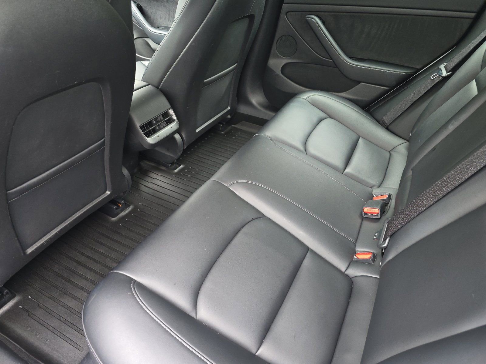 Used 2021 Tesla Model 3 Standard Range Plus image 11