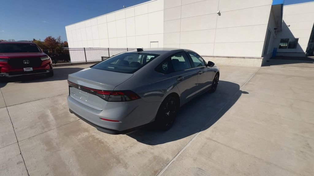 New 2025 Honda Accord SE image 9
