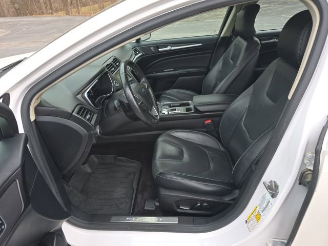 Used 2017 Ford Fusion Titanium image 4