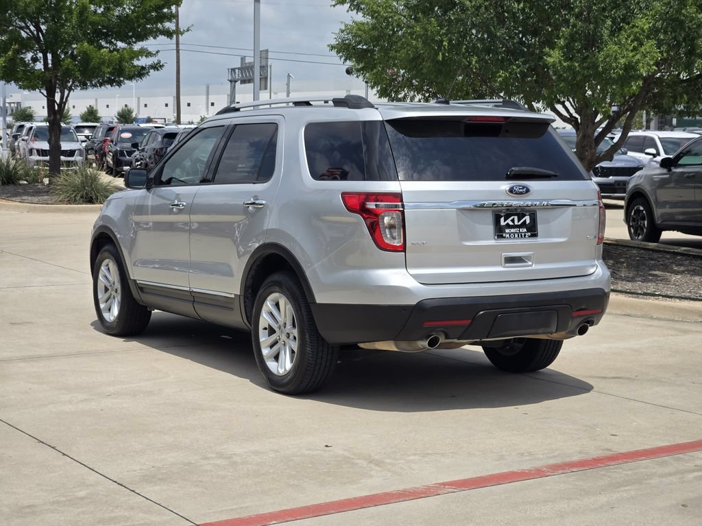 Used 2015 Ford Explorer XLT w/ Equipment Group 201B AWD/4WD image 3