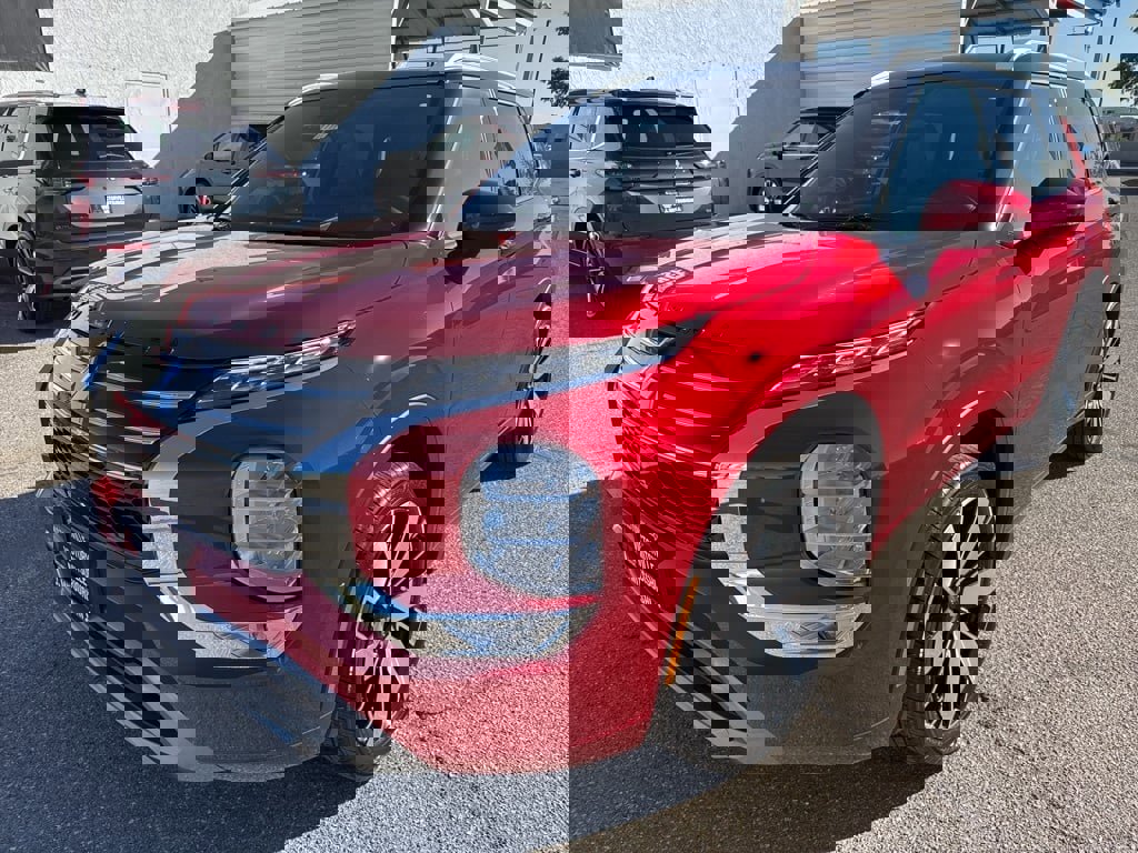 New 2025 Mitsubishi Outlander SEL image 3