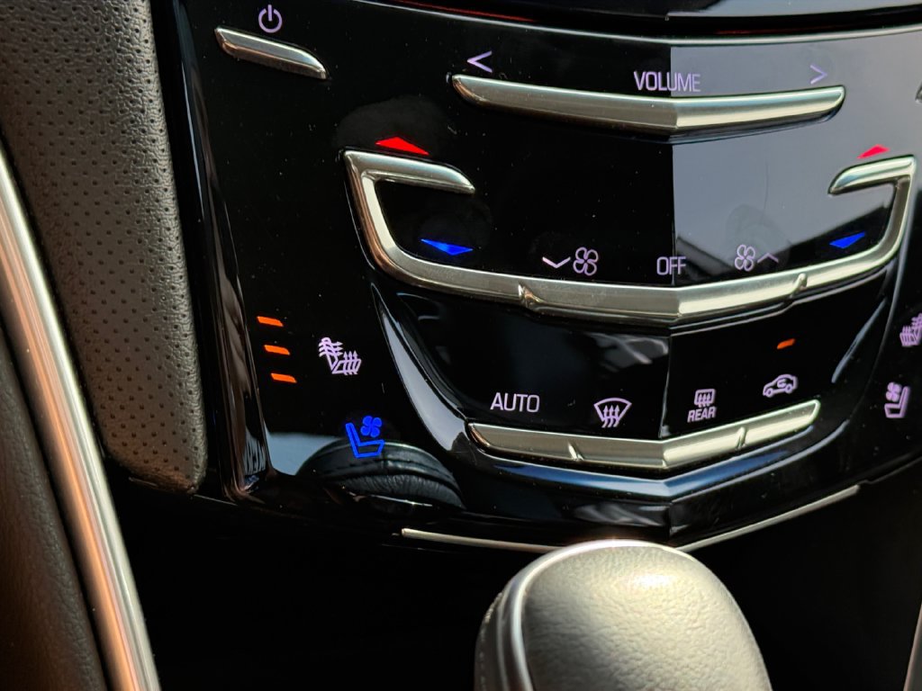 Used 2018 Cadillac XTS Luxury w/ Driver Awareness Package FWD image 33