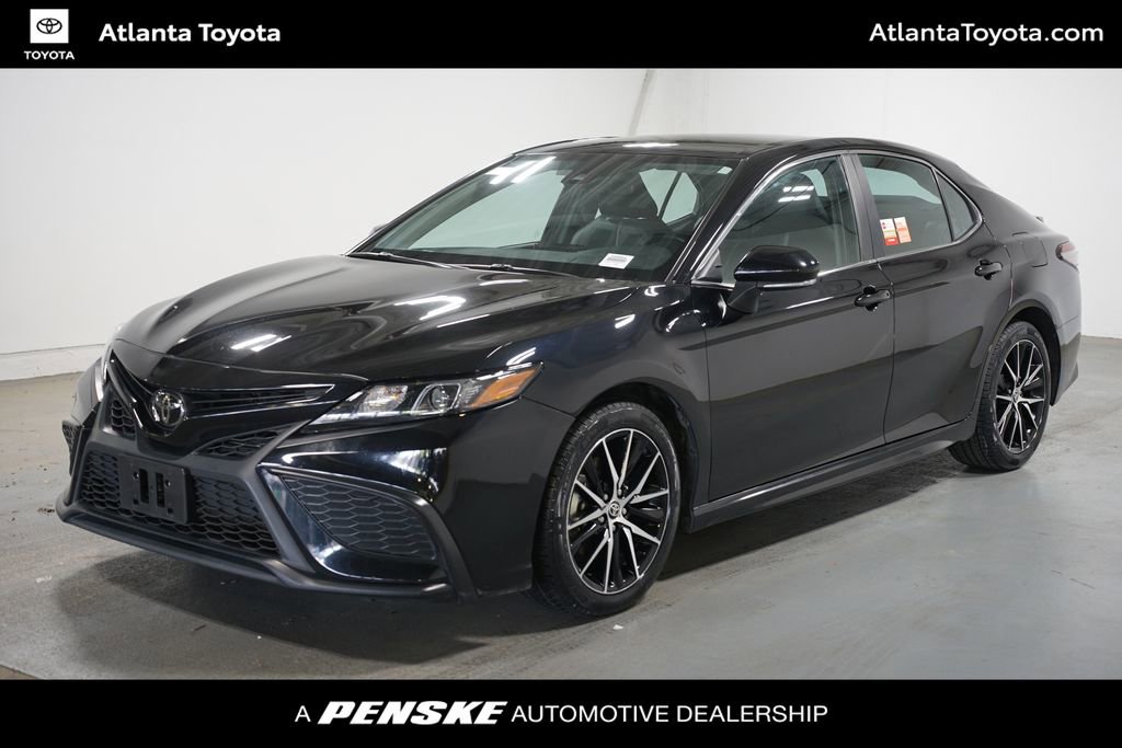 Certified 2024 Toyota Camry SE FWD image 1