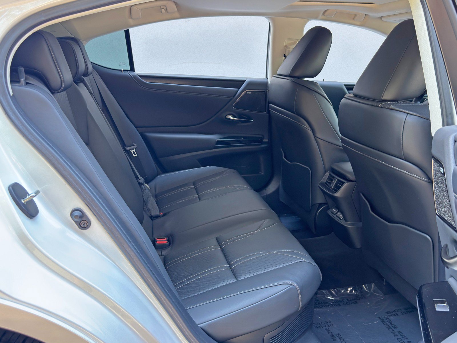 Used 2024 Lexus ES 300h w/ Accessory Package (Z2) FWD image 44