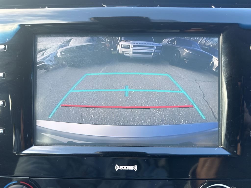 Used 2020 Toyota Camry SE image 19