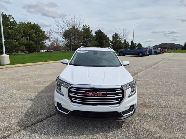 Used 2023 GMC Terrain SLT w/ LPO, Floor Liner Package FWD video 2