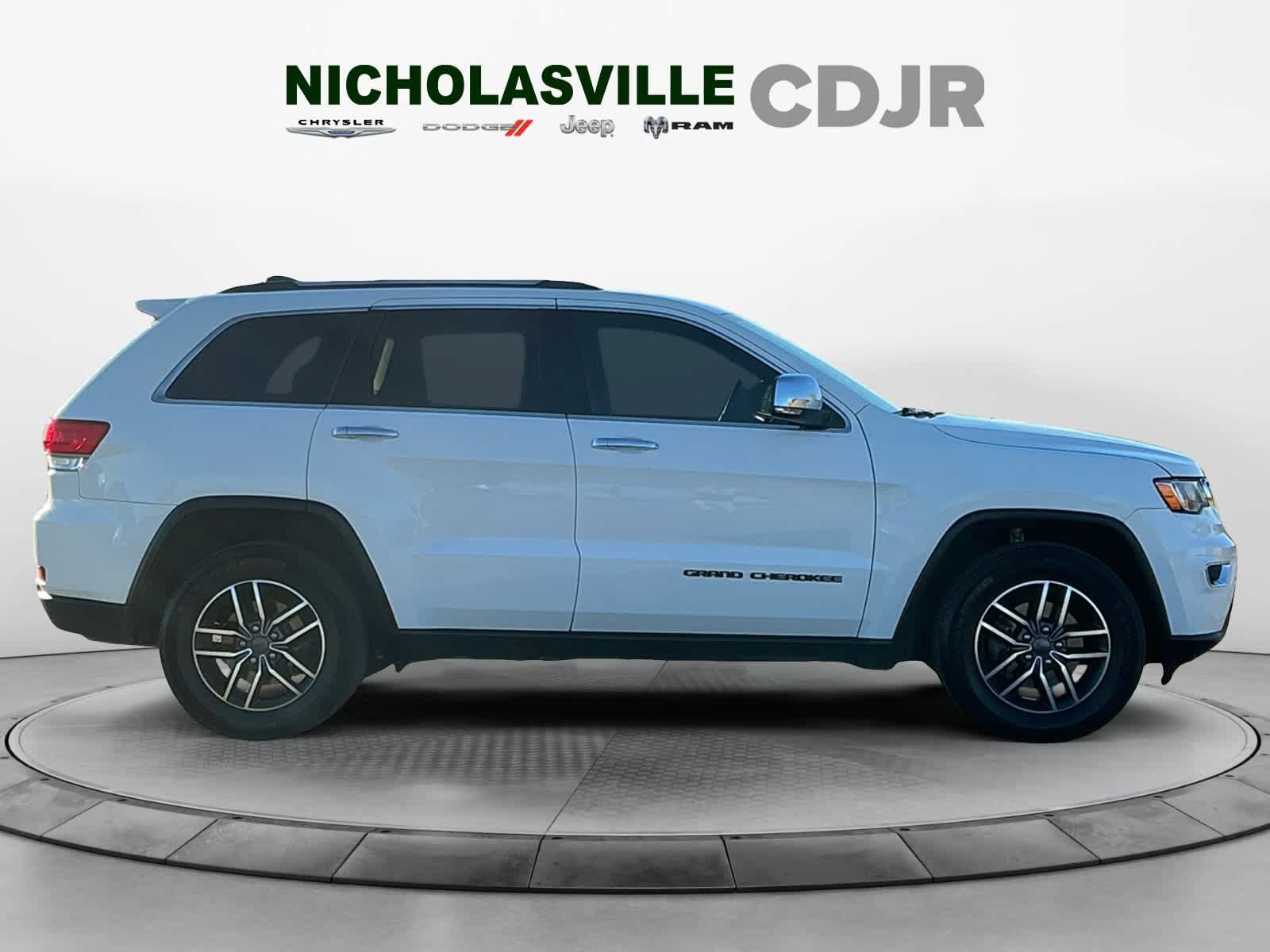 Used 2019 Jeep Grand Cherokee Limited AWD/4WD image 6